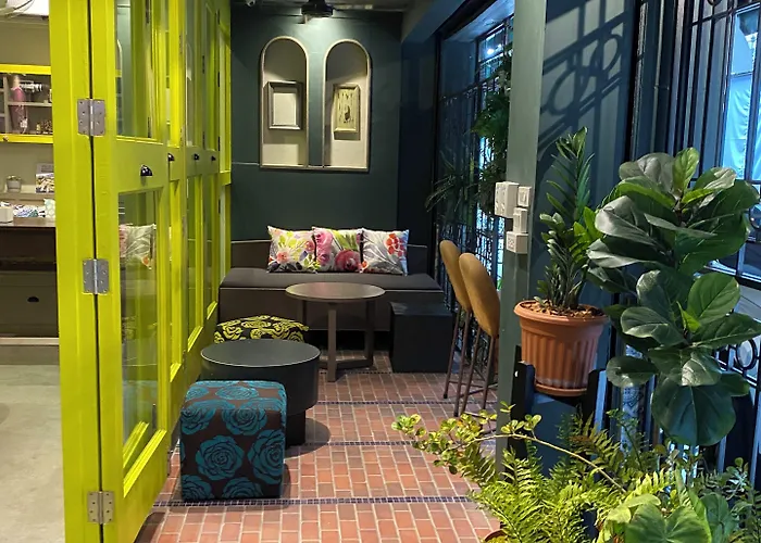 Chomm House 3*